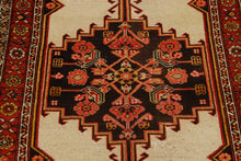 Carica l'immagine nel visualizzatore di Gallery, 173x110 CM Autentico Tappeto Pregiato Songor
