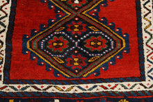 Lade das Bild in den Galerie-Viewer, Authentic original hand knotted carpet 190x105 CM
