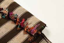Carica l&#39;immagine nel visualizzatore di Gallery, Authentic original hand knotted carpet 170x130 CM
