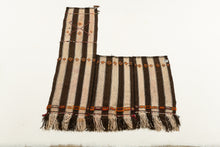 Carica l&#39;immagine nel visualizzatore di Gallery, Authentic original hand knotted carpet 170x130 CM
