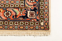 Lade das Bild in den Galerie-Viewer, Authentic original hand knotted carpet 202x196 CM

