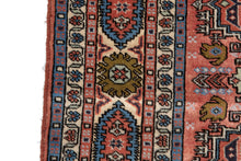 Carica l'immagine nel visualizzatore di Gallery, Authentic original hand knotted carpet 193x132 CM
