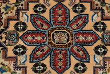 Carica l'immagine nel visualizzatore di Gallery, Authentic original hand knotted carpet 195x137 CM
