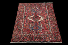 Carica l&#39;immagine nel visualizzatore di Gallery, Authentic original hand knotted carpet 200x152 CM
