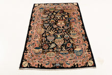 Lade das Bild in den Galerie-Viewer, Authentic original hand knotted carpet 155x100 CM

