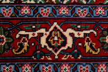 Carica l&#39;immagine nel visualizzatore di Gallery, Authentic original hand knotted carpet 140x100 CM
