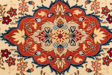 Carica l'immagine nel visualizzatore di Gallery, Authentic original hand knotted carpet 129x71 CM
