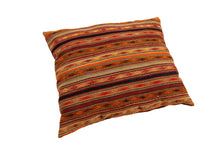 Lade das Bild in den Galerie-Viewer, Original Hand Made Rustic Kilim / Cicim 70x60 CM
