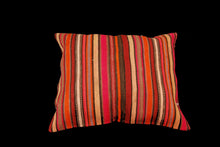 Lade das Bild in den Galerie-Viewer, Original Hand Made Rustic Kilim / Cicim 60x50 CM

