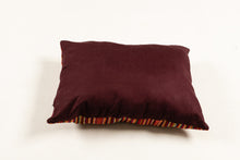 Carica l&#39;immagine nel visualizzatore di Gallery, Original Authentic Hand Made Rustic Kilim / Cicim 80x65 cm
