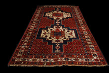 Carica l&#39;immagine nel visualizzatore di Gallery, Qashqai Authentic original hand knotted carpet 290x166 CM
