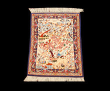 Lade das Bild in den Galerie-Viewer, Authentic original hand knotted carpet 60x45 CM 80% Wool 20% Silk

