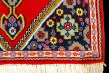 Lade das Bild in den Galerie-Viewer, Original Authentic Hand Made Carpet 90x67 CM

