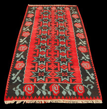 Carica l'immagine nel visualizzatore di Gallery, Original Authentic Hand Made kilim 220x110 CM
