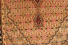 Lade das Bild in den Galerie-Viewer, Original Hand Made Carpets Tapis Teppich 165x97
