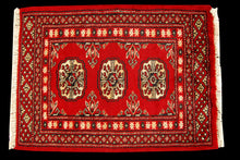Lade das Bild in den Galerie-Viewer, Kashmir Wool Carpet CM 65x50 Pakistan Rugs
