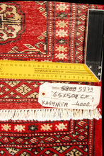 Lade das Bild in den Galerie-Viewer, Kashmir Wool Carpet CM 65x50 Pakistan Rugs
