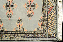 Lade das Bild in den Galerie-Viewer, Kashmir Wool Carpet CM 60x45 Pakistan Rugs

