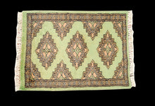Lade das Bild in den Galerie-Viewer, Kashmir Wool Carpet CM 60x45 Pakistan Rugs
