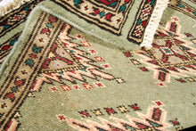 Carica l'immagine nel visualizzatore di Gallery, Kashmir Wool Carpet CM 60x45 Pakistan Rugs
