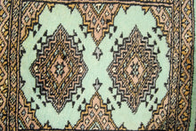 Lade das Bild in den Galerie-Viewer, Kashmir Wool Carpet CM 60x45 Pakistan Rugs
