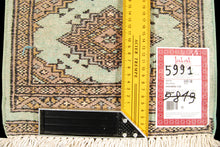 Lade das Bild in den Galerie-Viewer, Kashmir Wool Carpet CM 60x45 Pakistan Rugs
