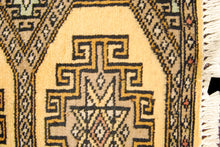 Carica l'immagine nel visualizzatore di Gallery, Kashmir Wool Carpet CM 60x45 Pakistan Rugs
