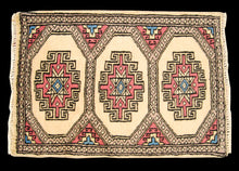 Carica l'immagine nel visualizzatore di Gallery, Kashmir Wool Carpet CM 60x45 Pakistan Rugs
