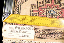 Carica l'immagine nel visualizzatore di Gallery, Kashmir Wool Carpet CM 60x45 Pakistan Rugs
