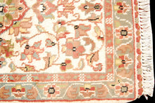 Carica l'immagine nel visualizzatore di Gallery, Kashmir Wool Carpet CM 60x40 Pakistan Rugs
