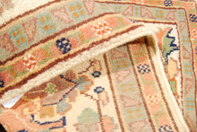 Lade das Bild in den Galerie-Viewer, Kashmir Wool Carpet CM 60x40 Pakistan Rugs
