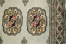 Carica l'immagine nel visualizzatore di Gallery, Kashmir Wool Carpet CM 60x45 Pakistan Rugs
