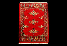Carica l'immagine nel visualizzatore di Gallery, Hand knotted carpet Kashmir / Chashmire  - 60X45 CM
