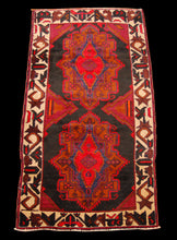 Carica l&#39;immagine nel visualizzatore di Gallery, Genuine, Original Pure Wool Rug Rustic Handmad Carpet CM 170x90
