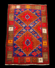 Carica l'immagine nel visualizzatore di Gallery, Genuine, Original Pure Wool Rug Rustic Handmad Carpet CM 140x93
