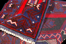Carica l'immagine nel visualizzatore di Gallery, Genuine, Original Pure Wool Rug Rustic Handmad Carpet CM 145x95
