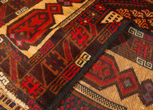 Carica l&#39;immagine nel visualizzatore di Gallery, Genuine, Original Pure Wool Rug Rustic Handmad Carpet CM 199x108
