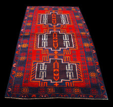 Carica l'immagine nel visualizzatore di Gallery, Genuine, Original Pure Wool Rug Rustic Handmad Carpet CM 197x109
