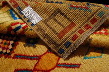Carica l'immagine nel visualizzatore di Gallery, TAIMANY Original Pure Wool Rug / Modern Handmad Carpet 175X124 CM
