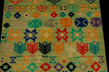 Carica l'immagine nel visualizzatore di Gallery, TAIMANY Original Pure Wool Rug / Modern Handmad Carpet 182X115 CM
