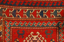 Carica l'immagine nel visualizzatore di Gallery, Hand made Antique Kazak / Shirvan Caucasic Carpets CM 205x105
