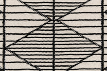 Lade das Bild in den Galerie-Viewer, New Design Original Authentic Hand Made Kilim India 240x170 CM

