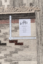 Carica l'immagine nel visualizzatore di Gallery, Elegant Original Authentic Hand Made Carpet 200x140 CM
