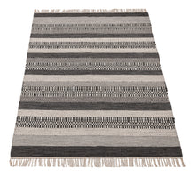 Carica l'immagine nel visualizzatore di Gallery, Elegant Original Authentic Hand Made Carpet 200x140 CM
