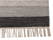 Carica l&#39;immagine nel visualizzatore di Gallery, Elegant Original Authentic Hand Made Carpet 200x140 CM
