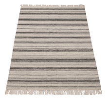 Lade das Bild in den Galerie-Viewer, Elegant Original Authentic Hand Made Carpet 200x140 CM
