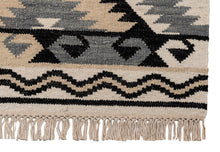 Carica l'immagine nel visualizzatore di Gallery, Elegant Original Authentic Hand Made Carpet 200x140 CM
