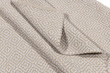 Carica l'immagine nel visualizzatore di Gallery, New Design Original Authentic Hand Made Kilim 200x140 CM
