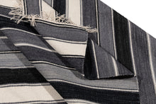 Lade das Bild in den Galerie-Viewer, New Design Original Authentic Hand Made Kilim 200x140 CM
