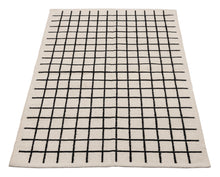 Carica l&#39;immagine nel visualizzatore di Gallery, New Design Original Authentic Hand Made Kilim India 200x140 CM
